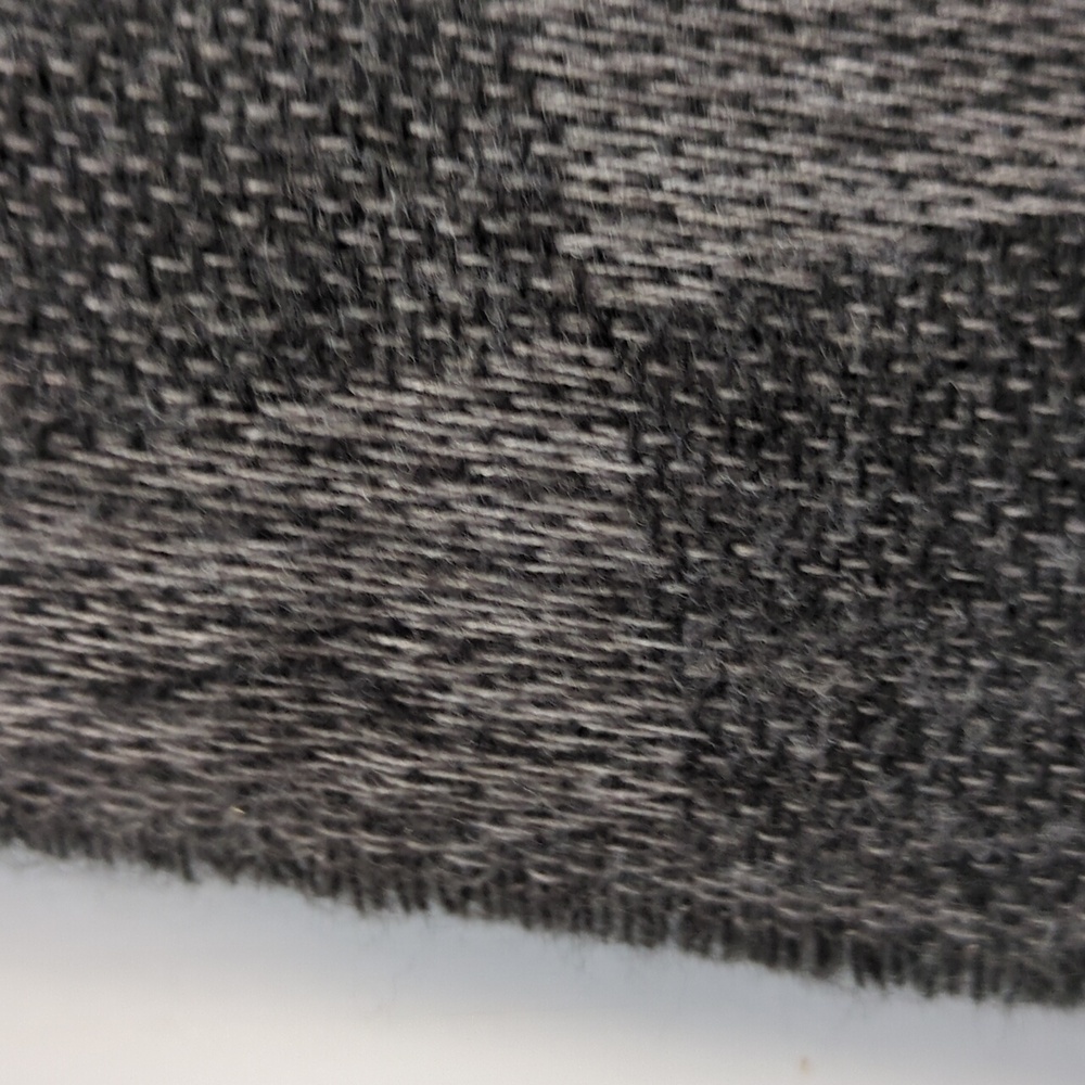 Chic Checkered Scarf NWOT - Picture 4 of 9